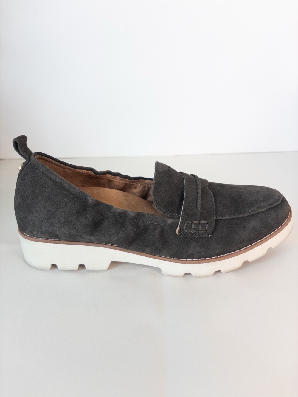 Vionic Cynthia II Suede Loafers Green - Picture 11 of 12